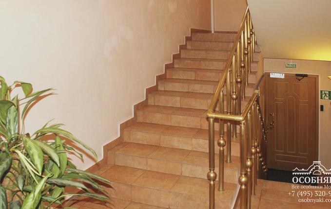 в Гороховском переулке, 14с2, площадь 530 м