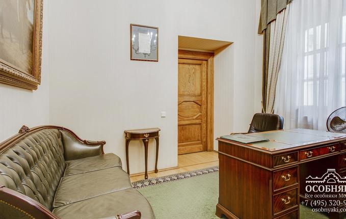 на Андроньевской площади, 6, площадь 731 м