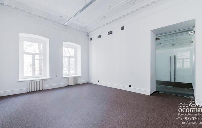 в Большом Левшинском переулке, 6, площадь 1045 м