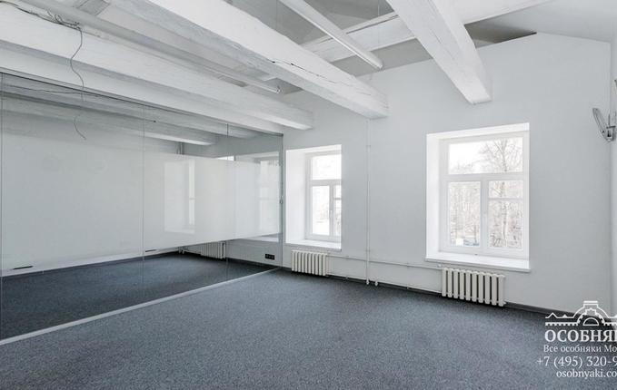 в Большом Левшинском переулке, 6, площадь 1045 м