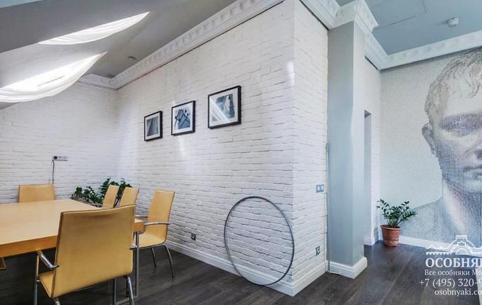 в Калошином переулке, 4, площадь 2565 м