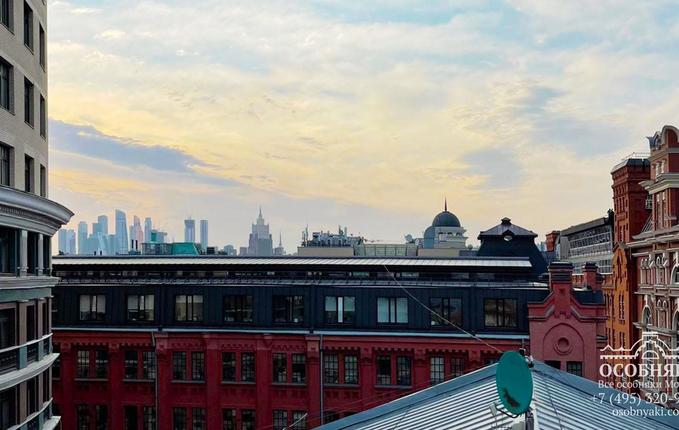 в 1-м Голутвинском переулке, 3, площадь 1532 м