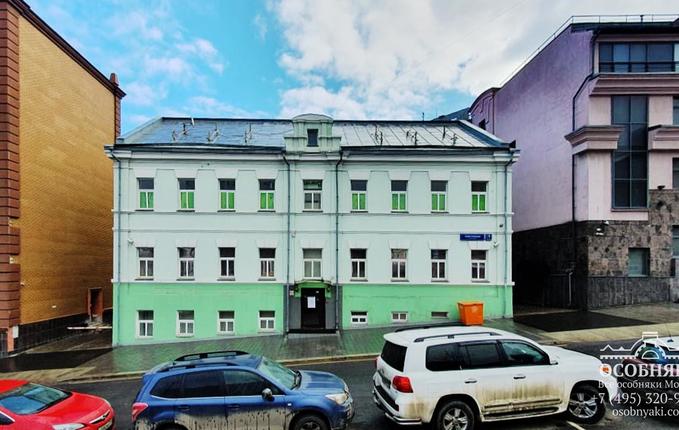 в Известковом переулке, 7, площадь 590 м