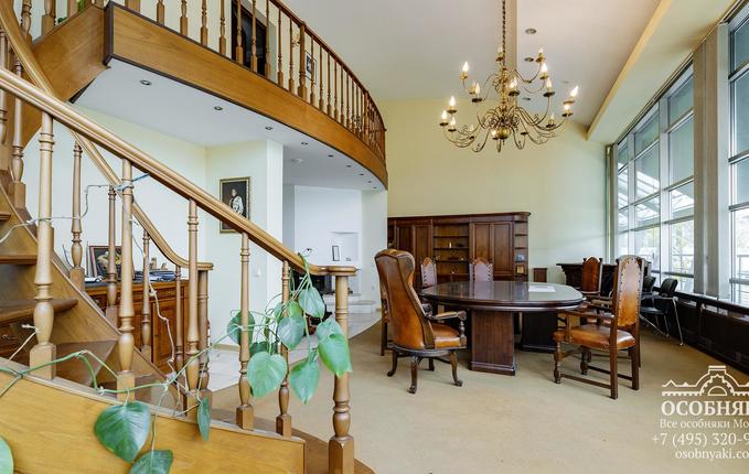 на улице Остоженка, 6, площадь 1345 м