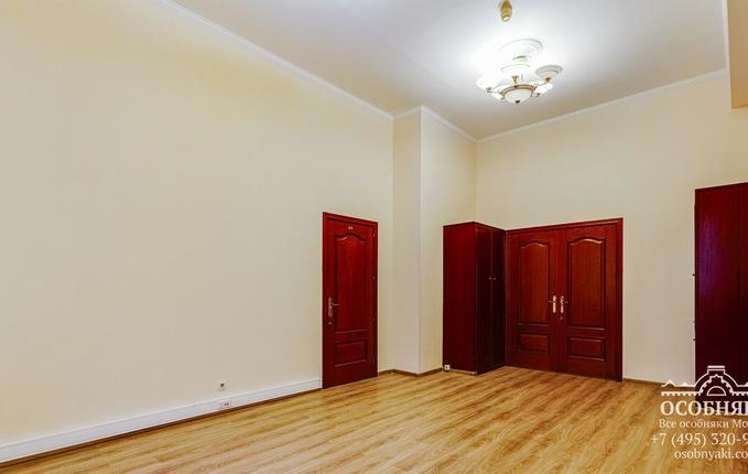 в Серебряническом переулке, 3, площадь 1000 м