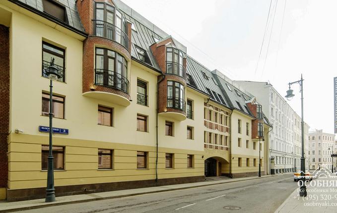 на улице Макаренко, 3, площадь 2348 м