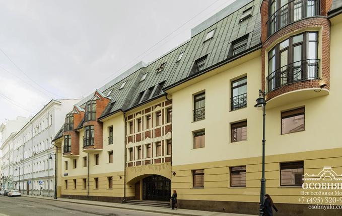 на улице Макаренко, 3, площадь 2348 м