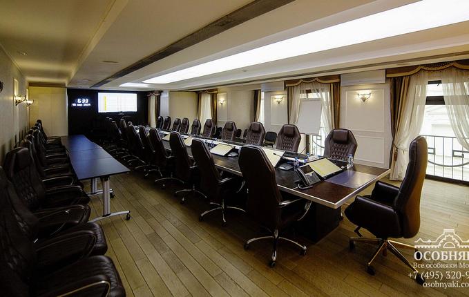 на улице Макаренко, 3, площадь 2348 м