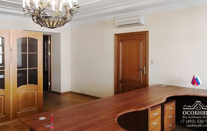 в Селивёрстовом переулке, 4, площадь 1419 м