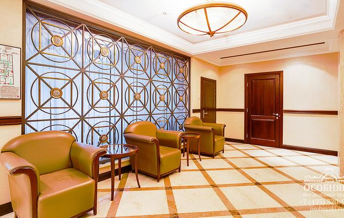 в Колокольниковом переулке, 7, площадь 1407 м