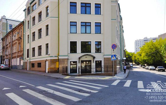 в Денисовском переулке, 26, площадь 4040 м