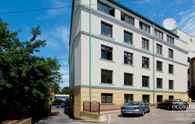 в Денисовском переулке, 26, площадь 4040 м