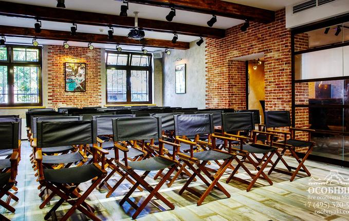 в Денисовском переулке, 26, площадь 4040 м