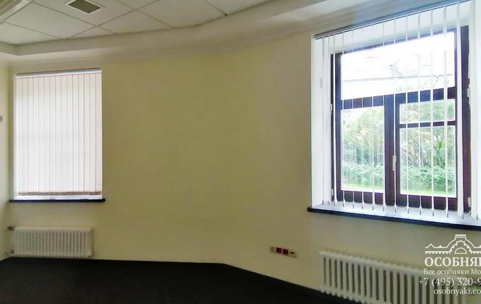 в Среднем Овчинниковском переулке, 8, площадь 246 м