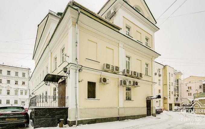 в Большом Головином переулке, 23, площадь 763 м