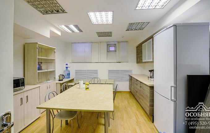 в Большом Головином переулке, 23, площадь 763 м