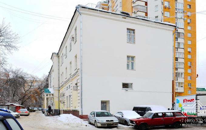 в переулке Красина, 15, площадь 1850 м