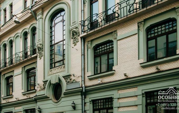 в Мерзляковском переулке, 20, площадь 2244 м