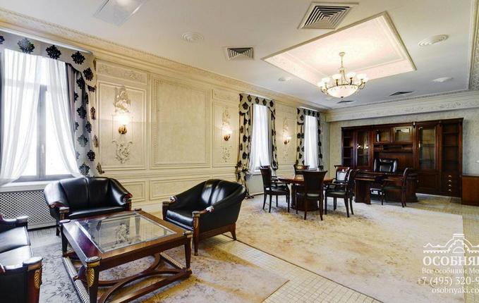 в Мерзляковском переулке, 20, площадь 2244 м