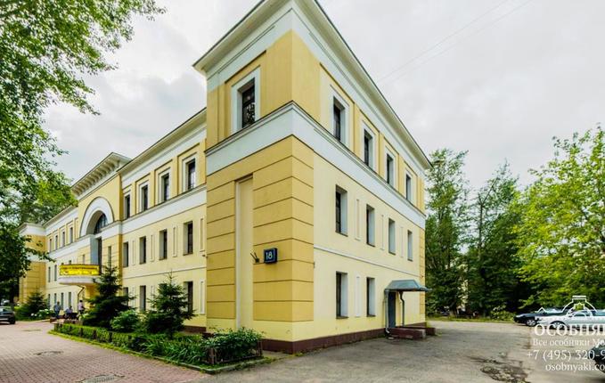 на Боровой улице, 18, площадь 1303 м