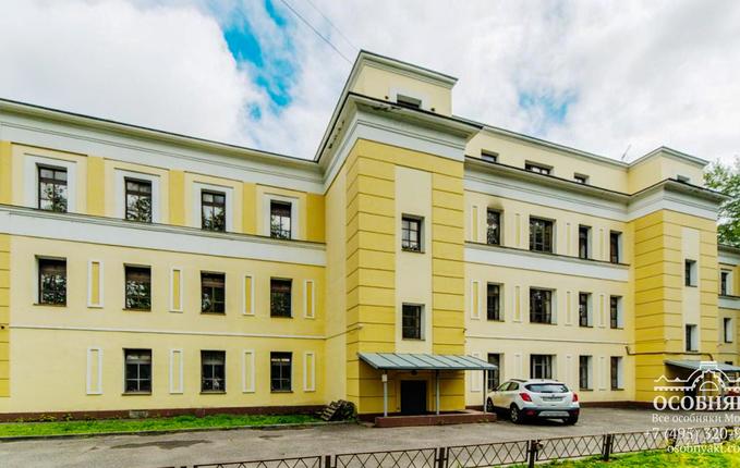 на Боровой улице, 18, площадь 1303 м