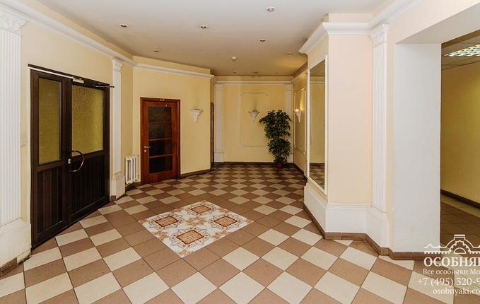 на Боровой улице, 18, площадь 1303 м