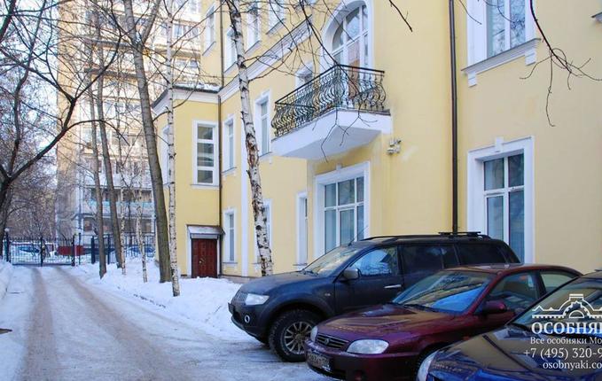 в переулке Васнецова, 4, площадь 1258 м