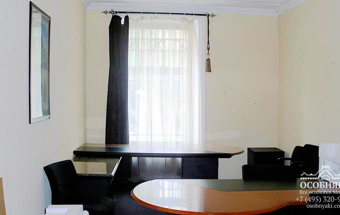 в Гранатном переулке, 24, площадь 490 м