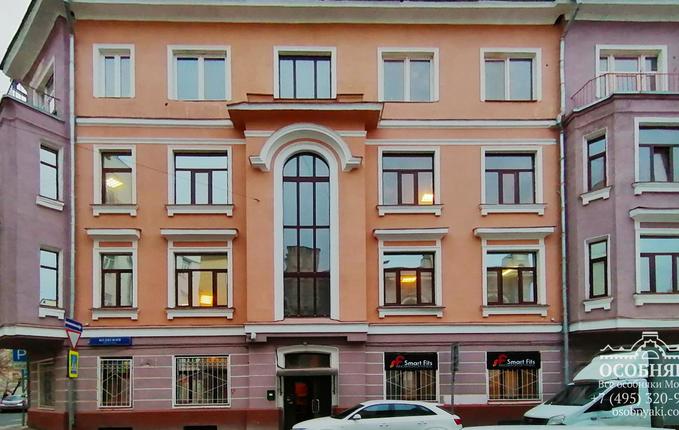 в Скатертном переулке, 8, площадь 630 м