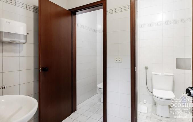 на Большой Ордынке, 37, площадь 620 м