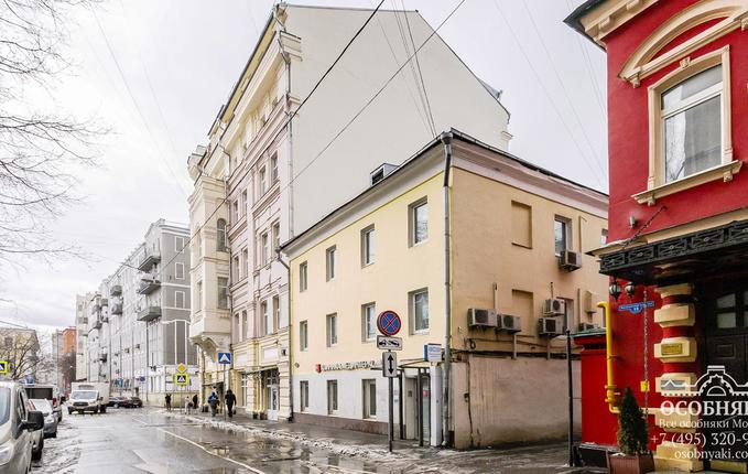 в Милютинском переулке, 15с1, площадь 414 м