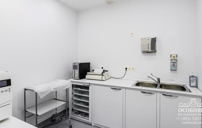 в Милютинском переулке, 15с1, площадь 414 м