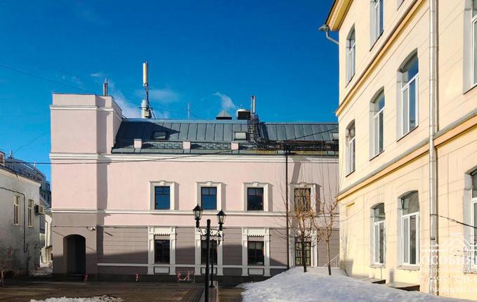 в Успенском переулке, 3с2, площадь 860 м