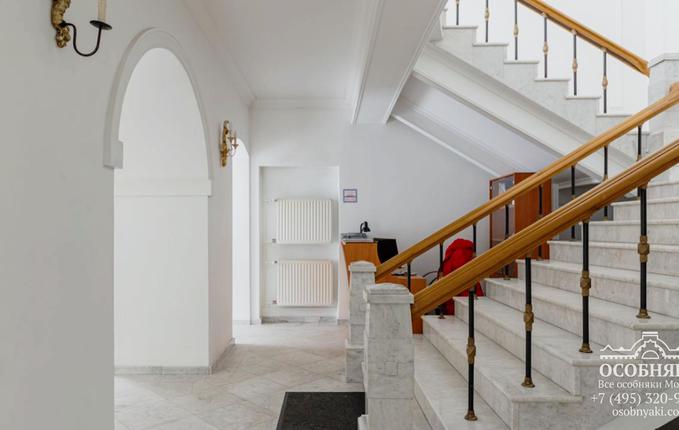 на Земляном Валу, 35, площадь 960 м