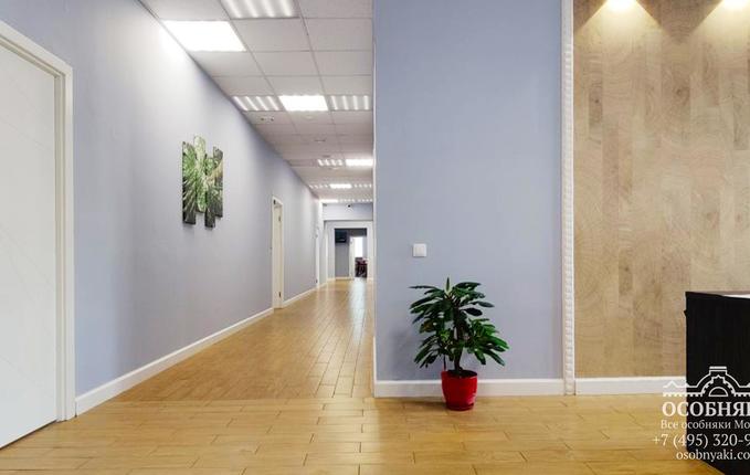 в 1-м Кожевническом, 8, площадь 2600 м