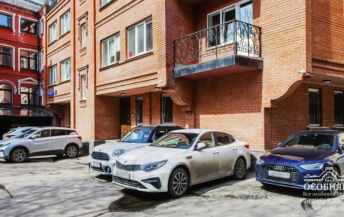 на Малой Бронной, 26, площадь 664 м