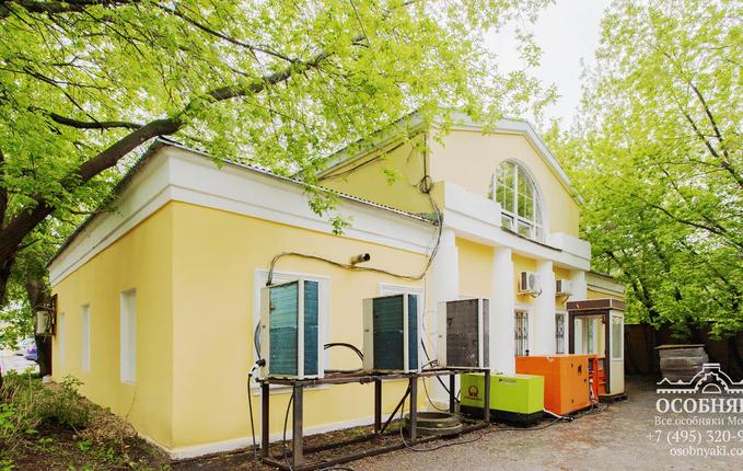 на Ейской улице, 4, площадь 226 м