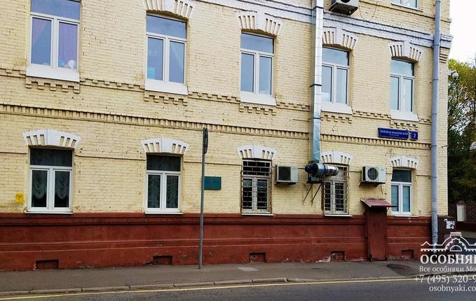 в Малом Предтеченском, 1/2, площадь 1947 м