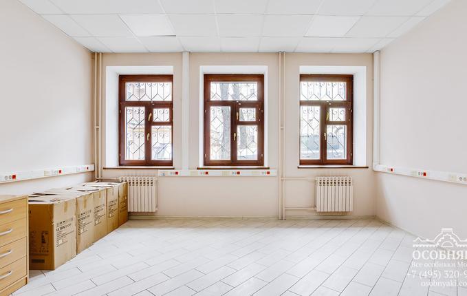 на улице Казакова, 3, площадь 496 м