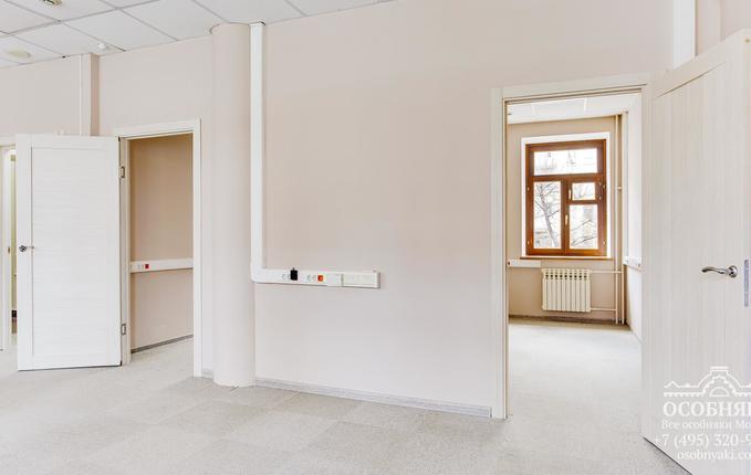 на улице Казакова, 3, площадь 496 м