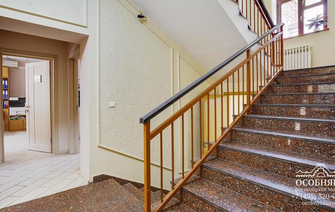 на улице Казакова, 3, площадь 496 м