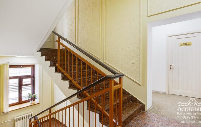 на улице Казакова, 3, площадь 496 м