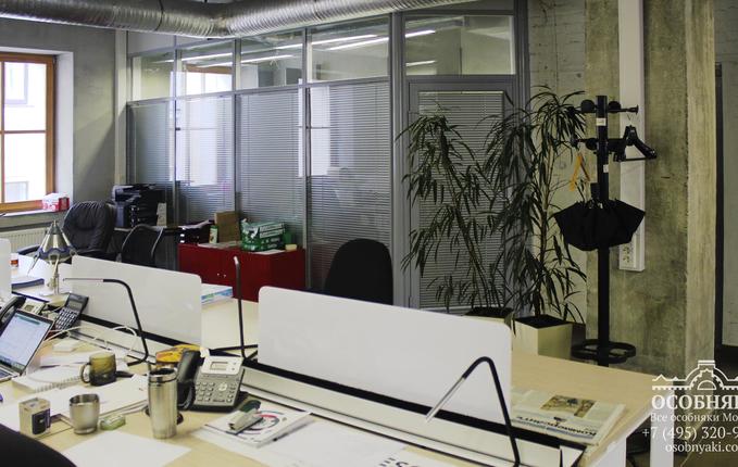 в Милютинском переулке, 10, площадь 2280 м