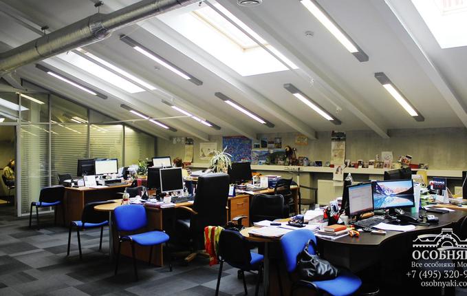 в Милютинском переулке, 10, площадь 2280 м