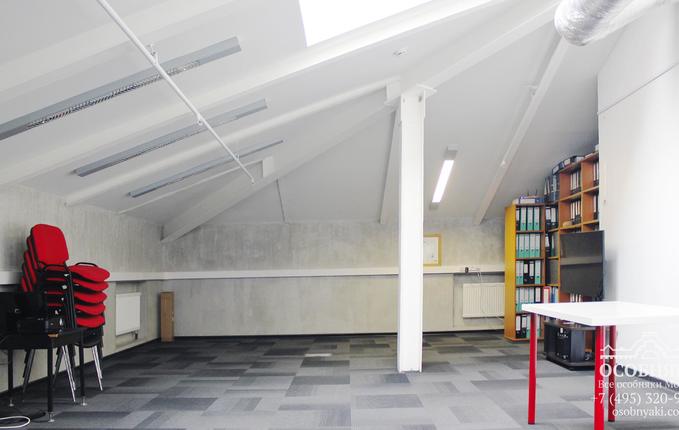 в Милютинском переулке, 10, площадь 2280 м