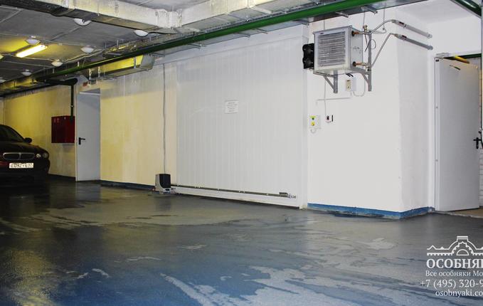 в Милютинском переулке, 10, площадь 2280 м