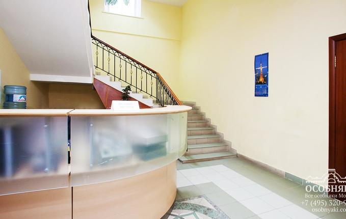 во Всеволожском переулке, 2, площадь 1500 м