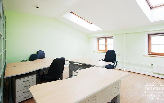 во Всеволожском переулке, 2, площадь 1500 м