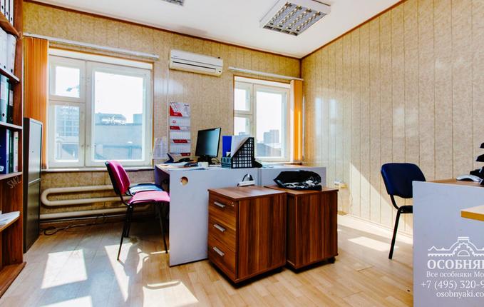 на Большой Почтовой, 38с5, площадь 733 м