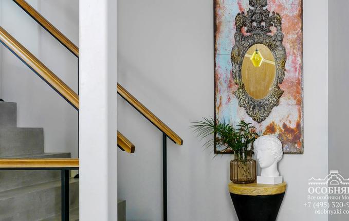 в Армянском переулке, 1/8, площадь 244 м